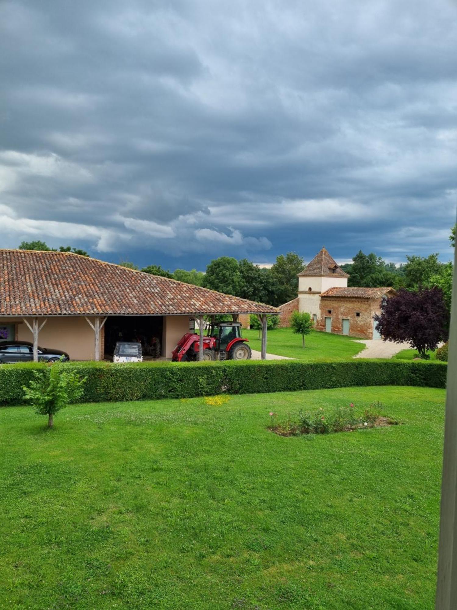 Domaine De Belcayre Bed and Breakfast Montauban Exteriör bild
