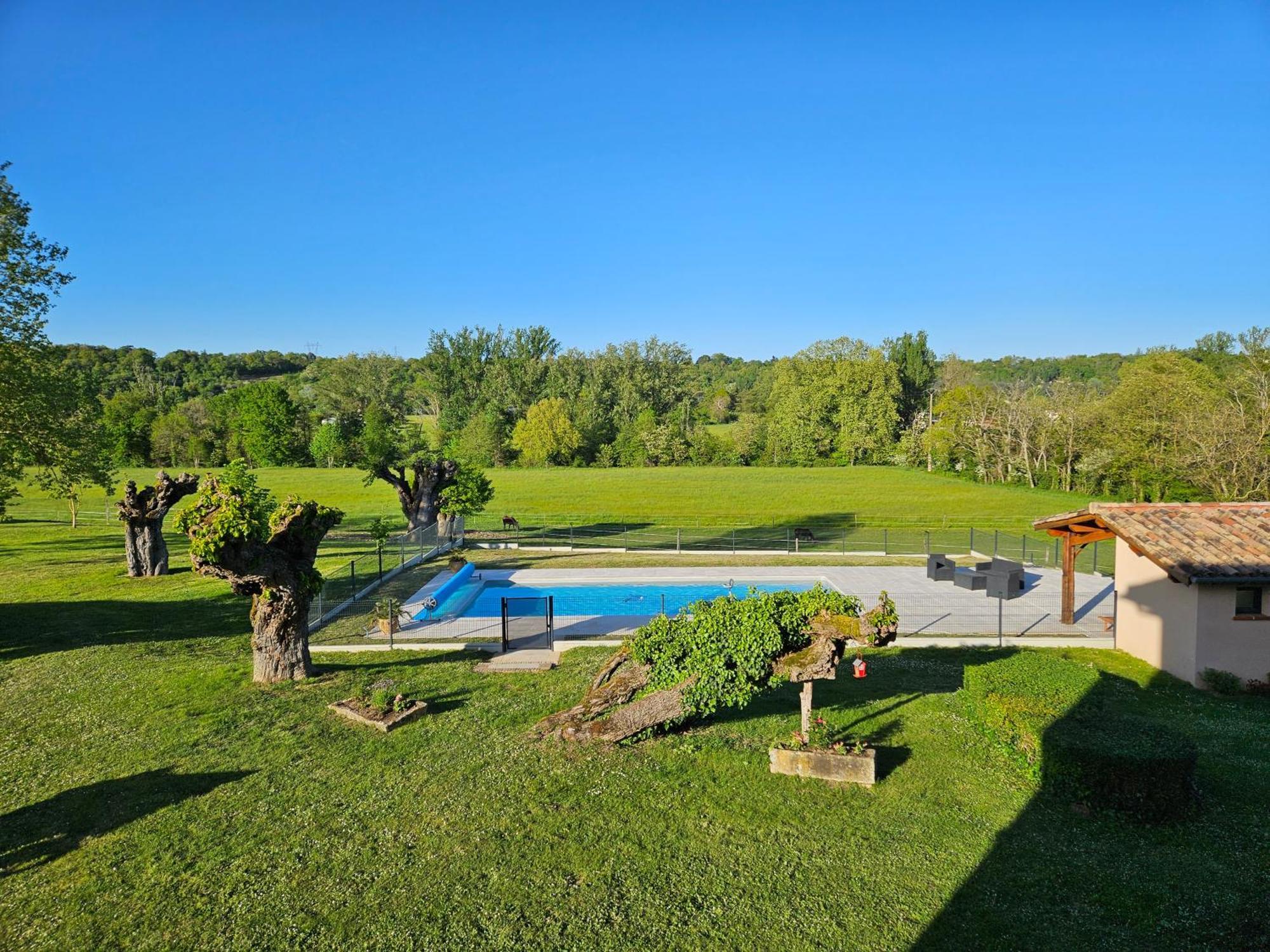 Domaine De Belcayre Bed and Breakfast Montauban Exteriör bild